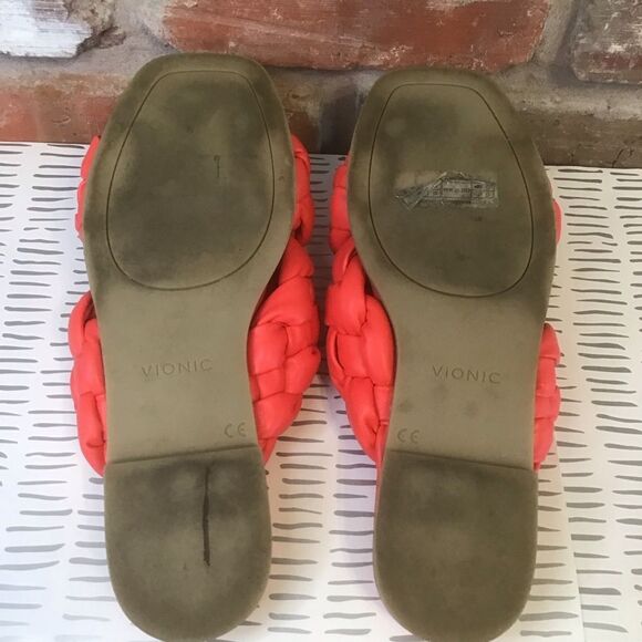 *Final Price* Vionic Kalina Sandals Women's 8 Red Faux Leather Braided Summer - Picture 6 of 7